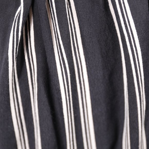 Black and white striped flowy button-up skirt - Picture 4 of 6